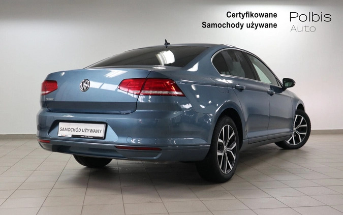 Volkswagen Passat cena 79900 przebieg: 114592, rok produkcji 2018 z Olsztyn małe 301